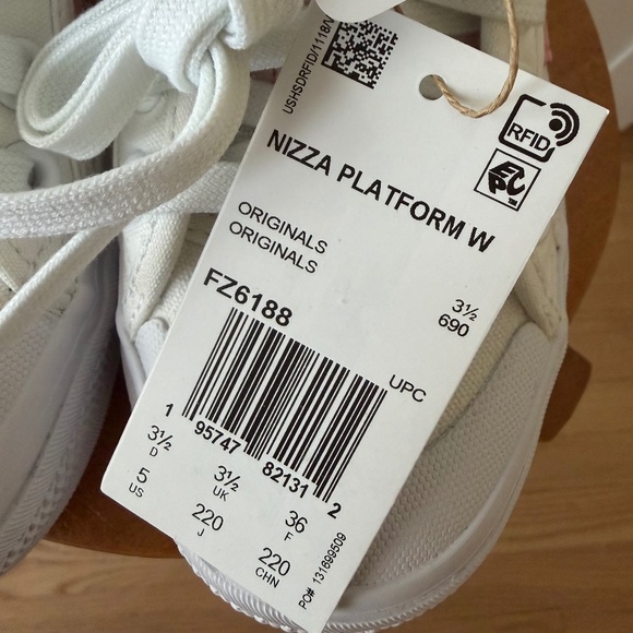 NEW ADIDAS WOMENS SIZE 5 ADIDAS SNEAKER PLAFORM SHOES WHITE/PINK - Picture 2 of 3